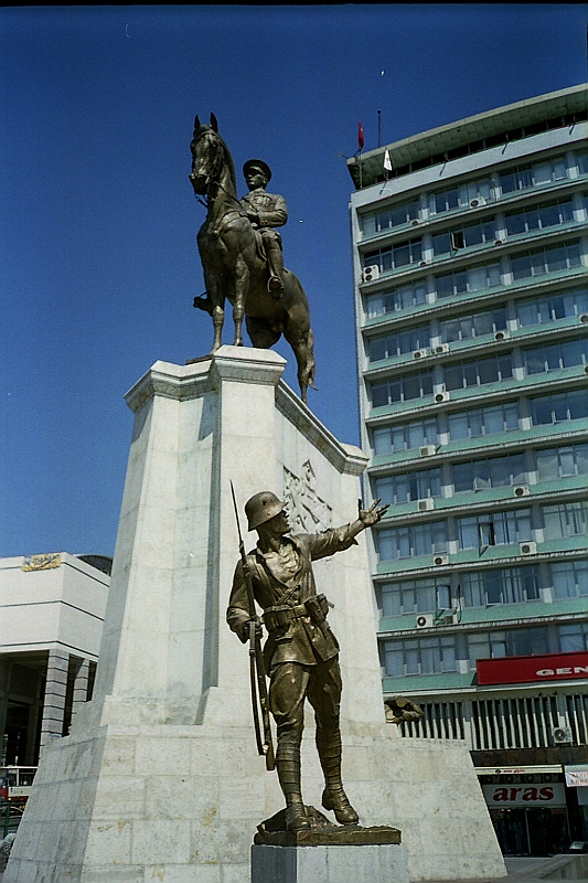 B0023